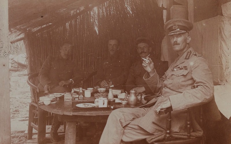 Major-General Barnardiston (right) breakfasting at Divisional HQ, 2 October 1914
