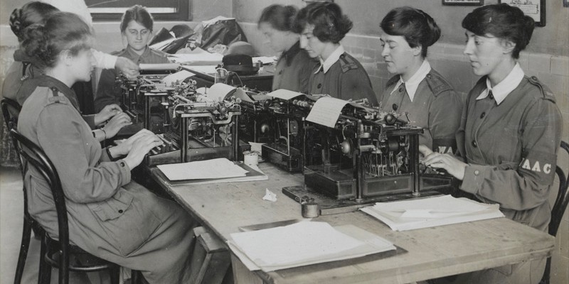 Women's Army Auxiliary Corps personnel typing, c1917