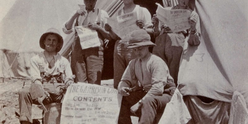 Reading the latest 'war news', 1915