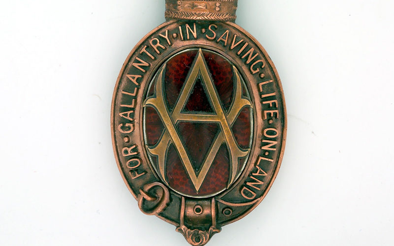 Albert Medal awarded to Lieutenant Bernard Ellis, 1/5th Battalion, The Buffs (East Kent Regiment), 1918