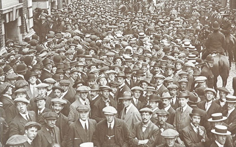 Volunteers outside a London recruiting office, August 1914