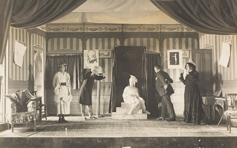 ‘A scene from ‘Chiselling’, featuring Lieutenant E Knight as ‘Kate’, 1918