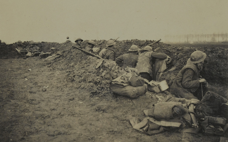 Troops of 4th Battalion The Worcestershire Regiment resisting the attack on the Lys, April 1918