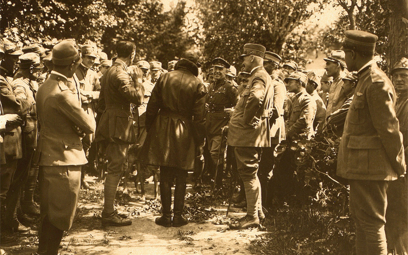 British and Italian officers after the drop, 28 June 1918