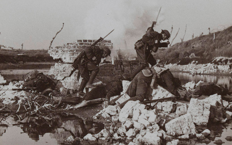 'Our fearless men fighting against great odds, the bridges and across the Crozat Canal', 1918